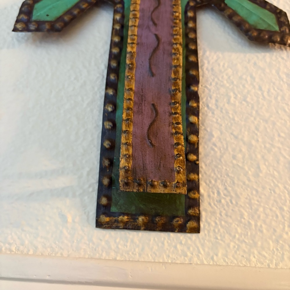 Mexican Tin Art Cross - Picture 4 of 6